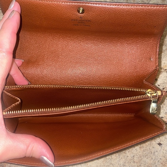 Authentic Vintage LV Sarah Monogram Long Wallet - Picture 2 of 16